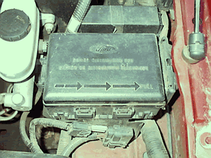 Under hood fuse/relay block